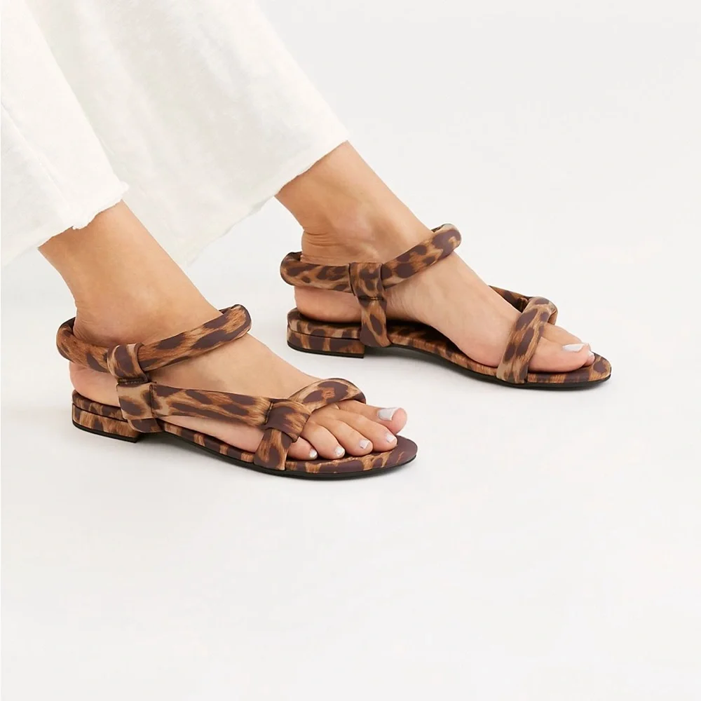 Hit The Road Sandals - in the best condition wore maybe 3 times! 😍🫶 - Picture 1 of 1